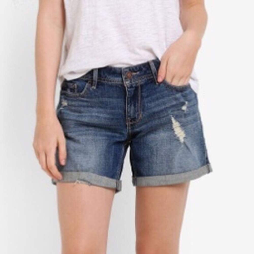 Hollister Low rise Boyfriend Shorts